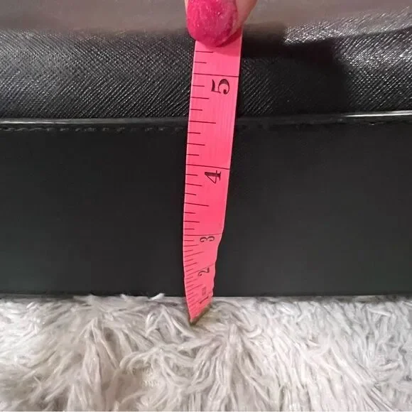 Michael Kors Black Leather Medium East West Dillon Tote w/ cross body strap - Picture 13 of 13